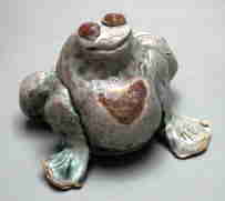frog with heart, 2" long, 